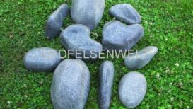 Sortiment kleine Steine. Sehr dekorative 10 Stück kleine Steine in 5 verschiedenen Formen